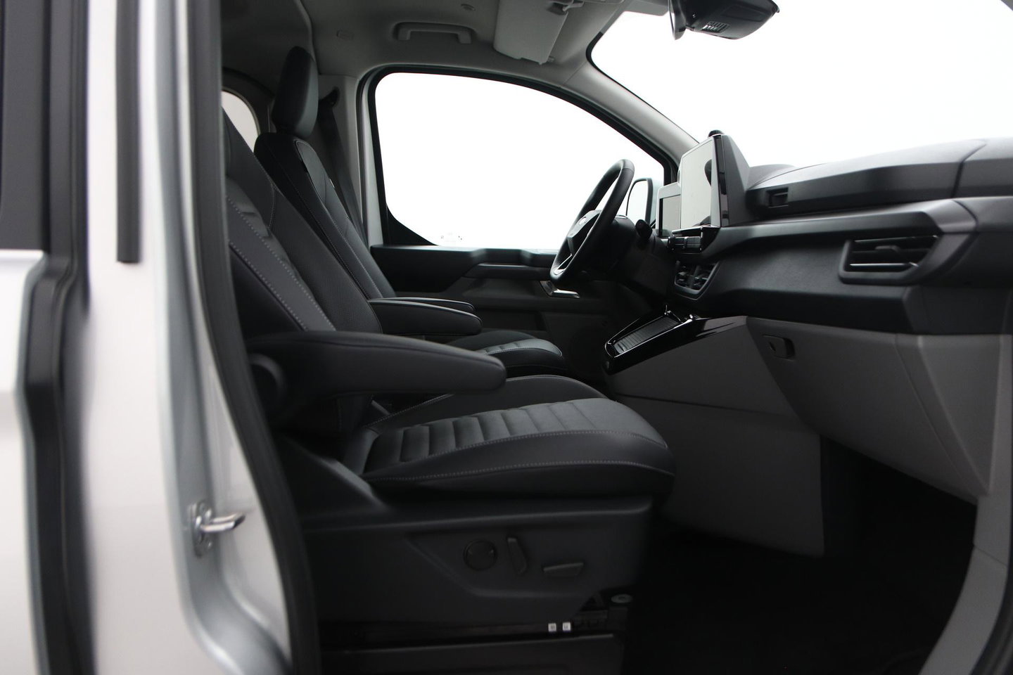 Ford Transit Custom Tourneo 340 2.5 PHEV L1H1 Titanium X | 8P | Panoramadak | ACC | Elektrische Schuifdeuren | Trekhaak | Bang&Olufsen