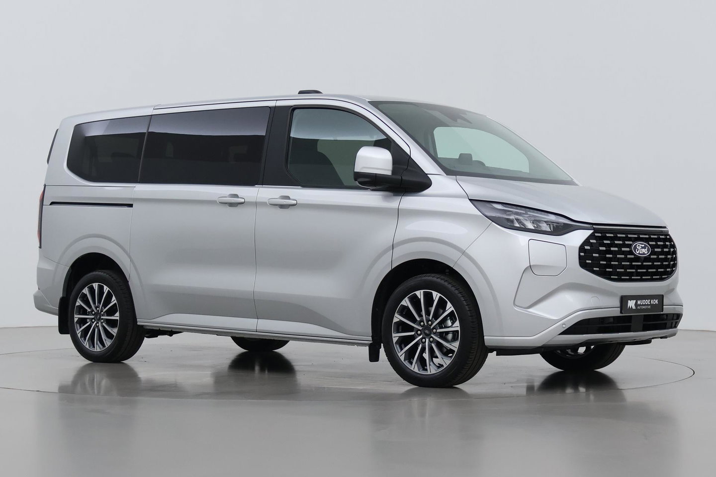 Ford Transit Custom Tourneo 340 2.5 PHEV L1H1 Titanium X | 8P | Panoramadak | ACC | Elektrische Schuifdeuren | Trekhaak | Bang&Olufsen