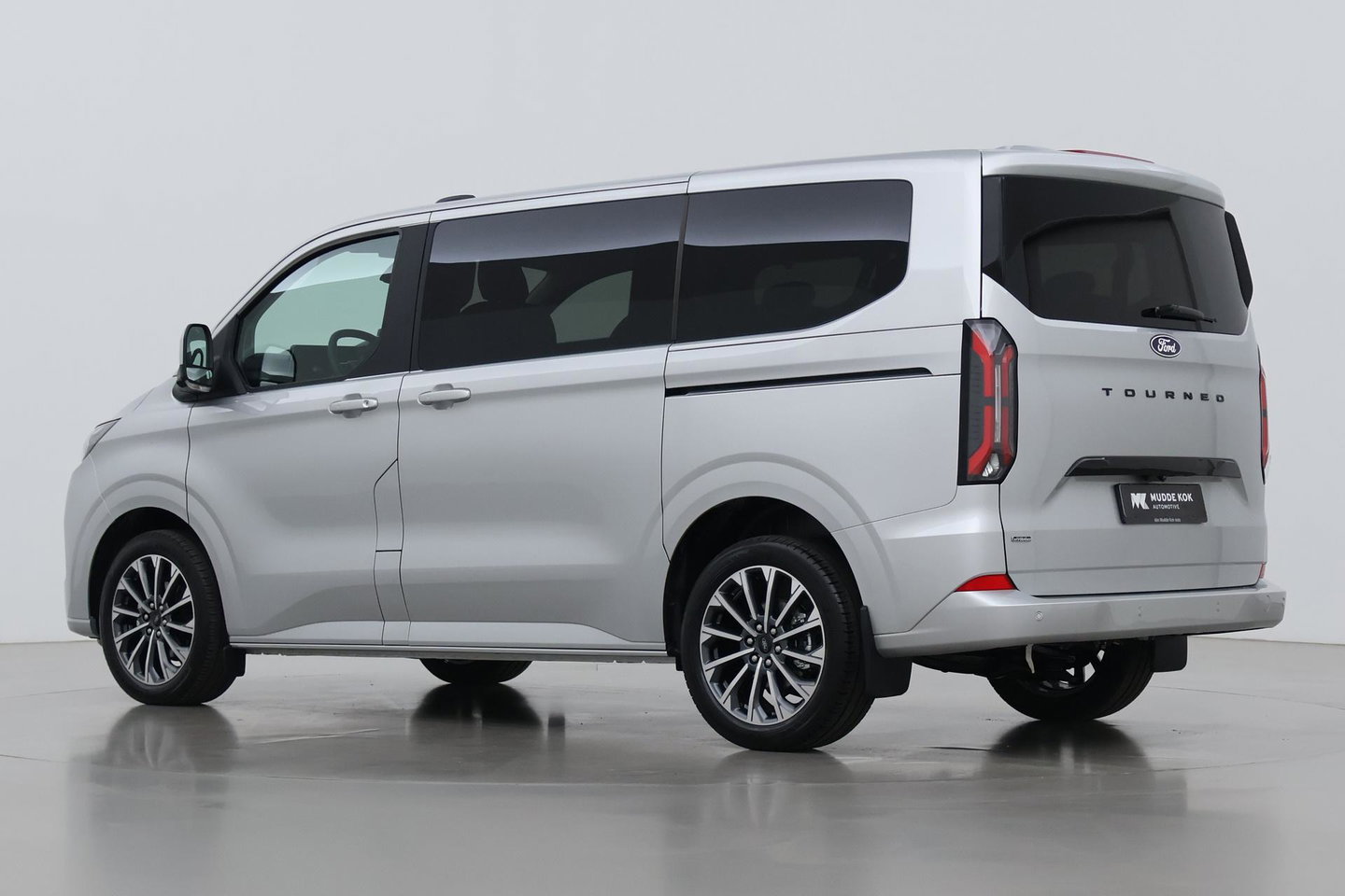 Ford Transit Custom Tourneo 340 2.5 PHEV L1H1 Titanium X | 8P | Panoramadak | ACC | Elektrische Schuifdeuren | Trekhaak | Bang&Olufsen