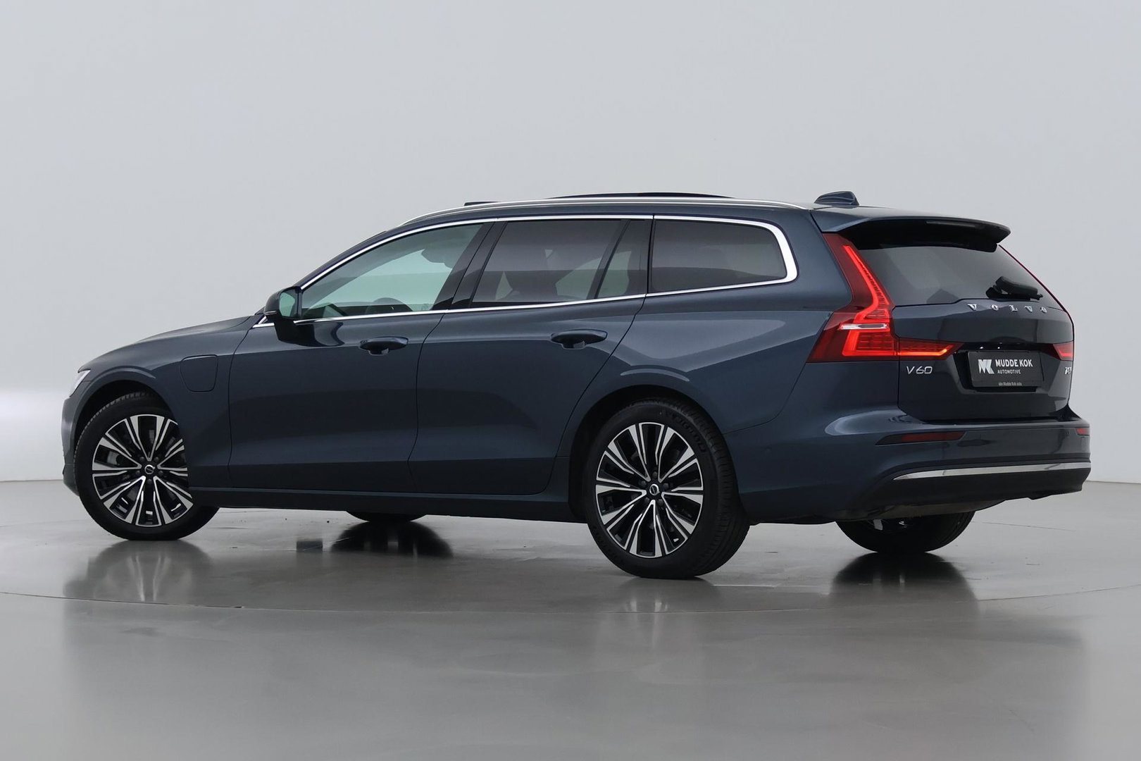 Volvo V60 T8 Plug-in hybrid Plus Bright | ACC | Panoramadak | Harman/Kardon | 360° Camera | Head-Up | BLIS | Stoel+Stuurverwarming