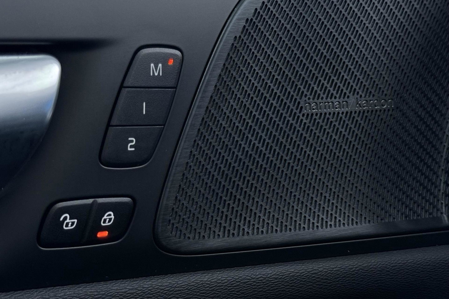 Volvo V60 T8 Plug-in hybrid Plus Bright | ACC | Panoramadak | Harman/Kardon | 360° Camera | Head-Up | BLIS | Stoel+Stuurverwarming