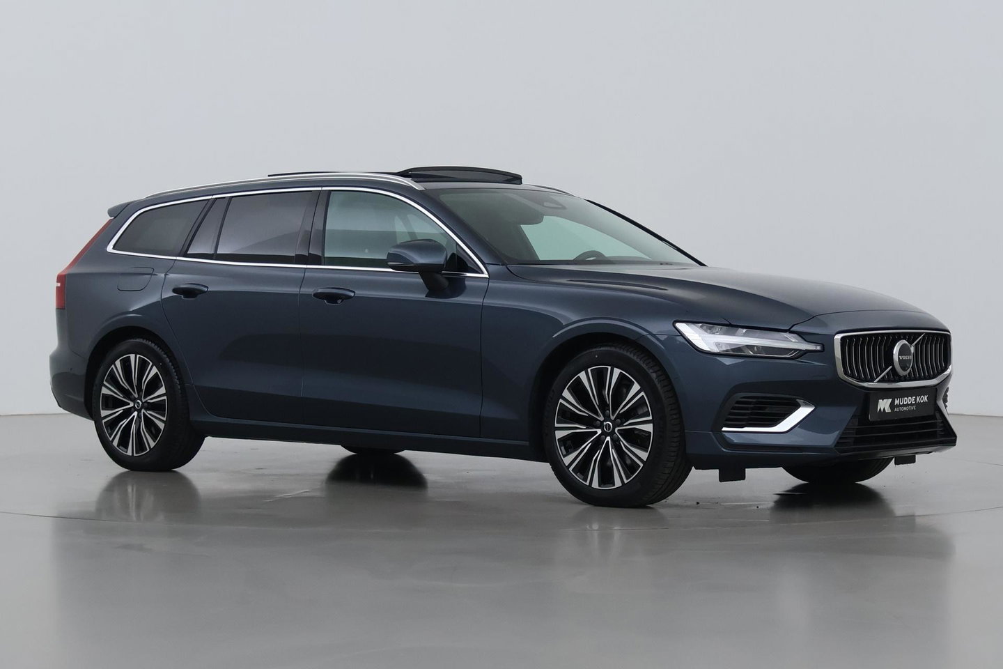 Volvo V60 T8 Plug-in hybrid Plus Bright | ACC | Panoramadak | Harman/Kardon | 360° Camera | Head-Up | BLIS | Stoel+Stuurverwarming