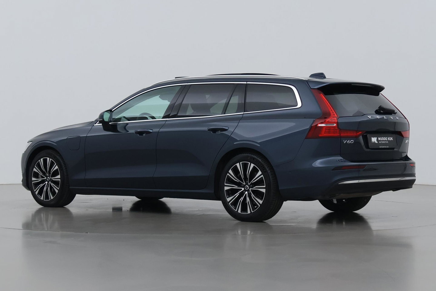 Volvo V60 T8 Plug-in hybrid Plus Bright | ACC | Panoramadak | Harman/Kardon | 360° Camera | Head-Up | BLIS | Stoel+Stuurverwarming