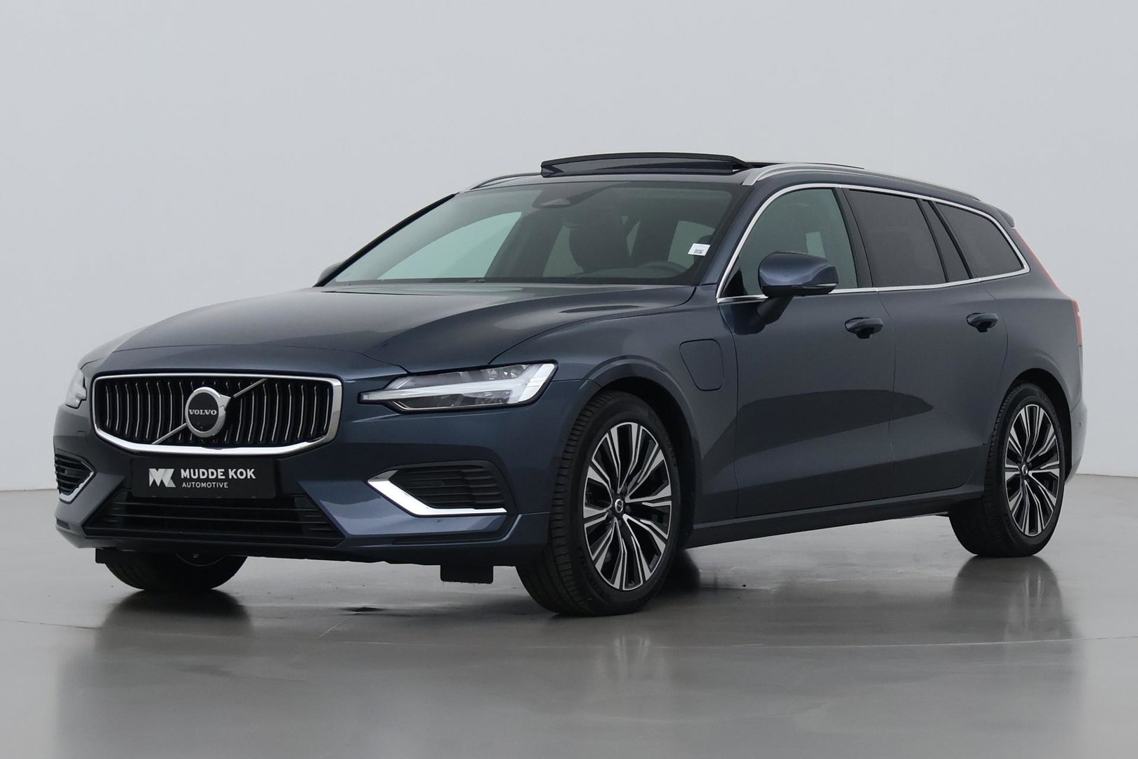 Volvo V60 T8 Plug-in hybrid Plus Bright | ACC | Panoramadak | Harman/Kardon | 360° Camera | Head-Up | BLIS | Stoel+Stuurverwarming
