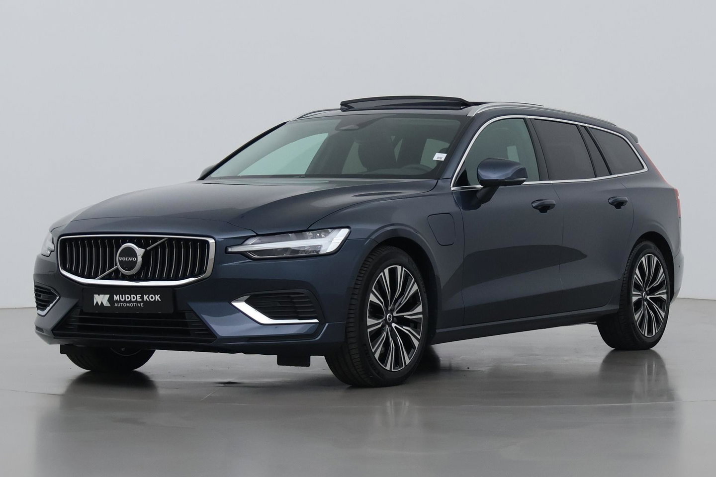 Volvo V60 T8 Plug-in hybrid Plus Bright | ACC | Panoramadak | Harman/Kardon | 360° Camera | Head-Up | BLIS | Stoel+Stuurverwarming