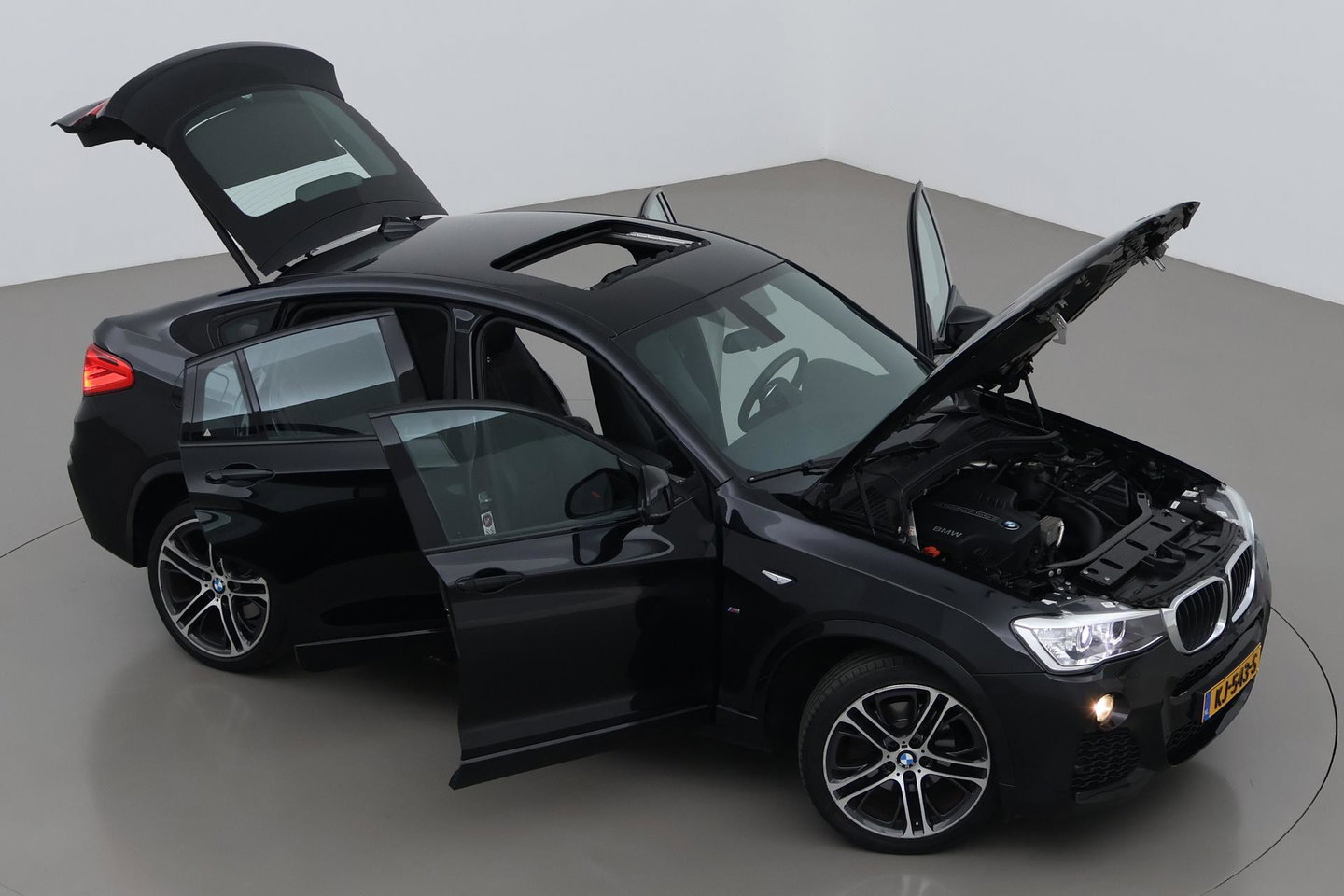 BMW X4 xDrive20i Centennial High Executive | M-Sport | Panoramadak | Vol-Leder | 20 Inch