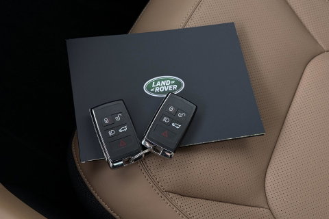 Land Rover Defender 2.0 P300e 110 X | FACELIFT | ClearSight | Meridian Surround | Trekhaak | Luchtvering | Koelbox | Panoramadak | 22 Inch