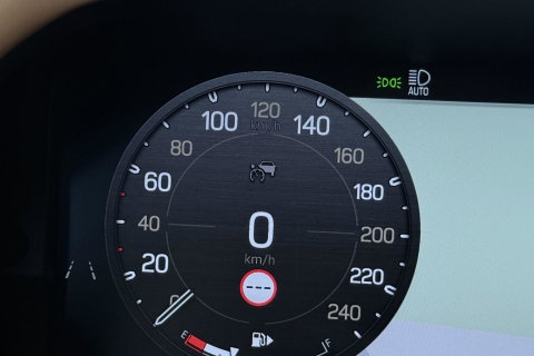 Land Rover Defender 2.0 P300e 110 X | FACELIFT | ClearSight | Meridian Surround | Trekhaak | Luchtvering | Koelbox | Panoramadak | 22 Inch