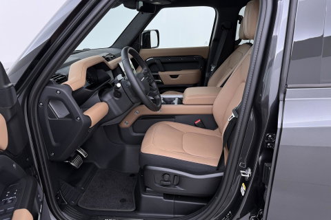 Land Rover Defender 2.0 P300e 110 X | FACELIFT | ClearSight | Meridian Surround | Trekhaak | Luchtvering | Koelbox | Panoramadak | 22 Inch