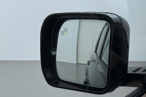 Land Rover Defender 2.0 P300e 110 X | FACELIFT | ClearSight | Meridian Surround | Trekhaak | Luchtvering | Koelbox | Panoramadak | 22 Inch
