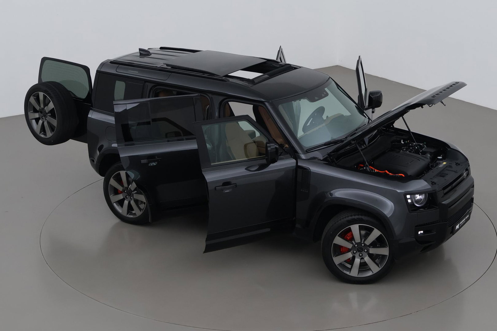 Land Rover Defender 2.0 P300e 110 X | FACELIFT | ClearSight | Meridian Surround | Trekhaak | Luchtvering | Koelbox | Panoramadak | 22 Inch