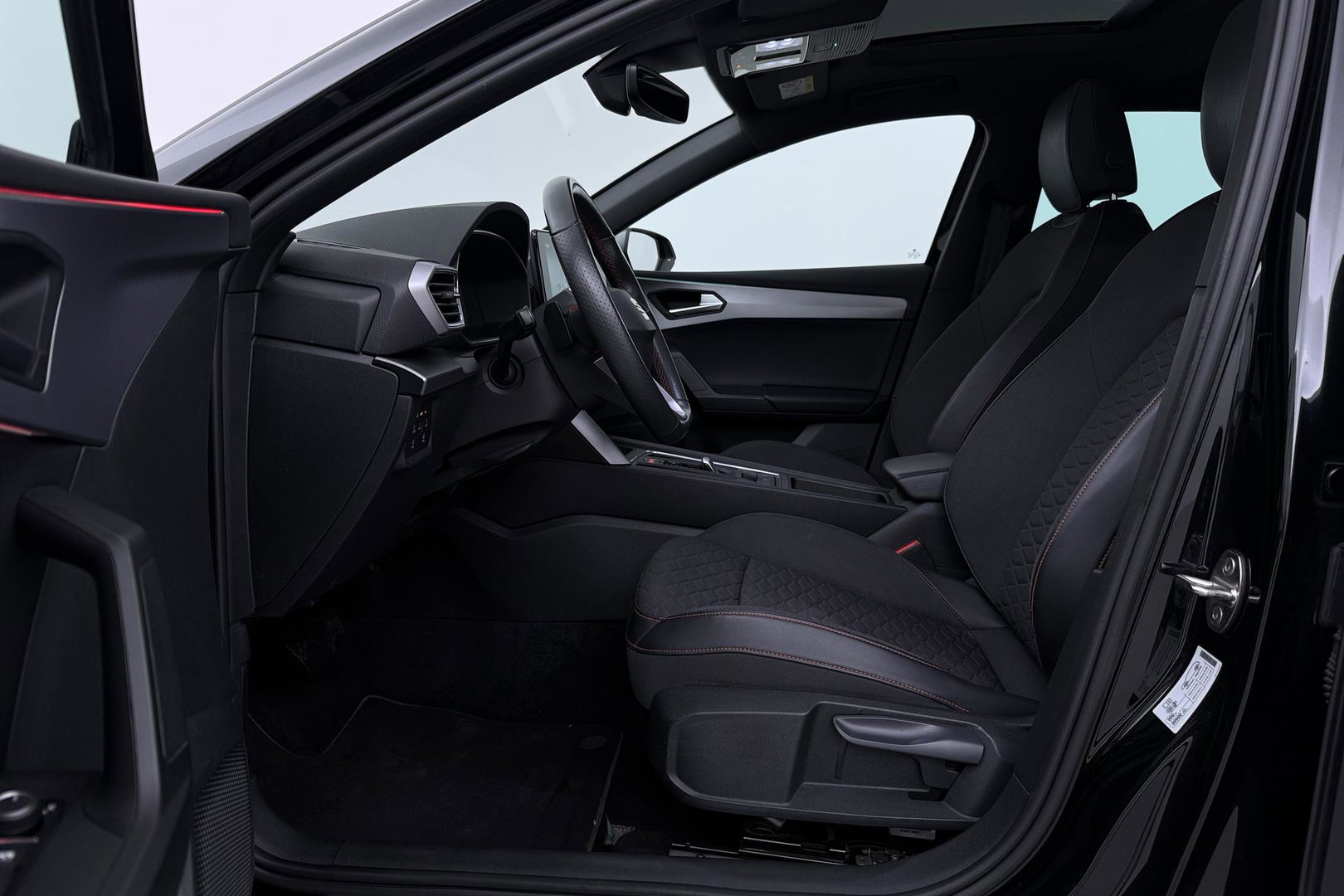 SEAT Leon 1.4 TSI eHybrid PHEV FR | ACC | Panoramadak | Stuurverwarming | Camera | Keyless | 18 Inch