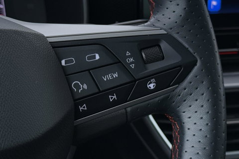 SEAT Leon 1.4 TSI eHybrid PHEV FR | ACC | Panoramadak | Stuurverwarming | Camera | Keyless | 18 Inch