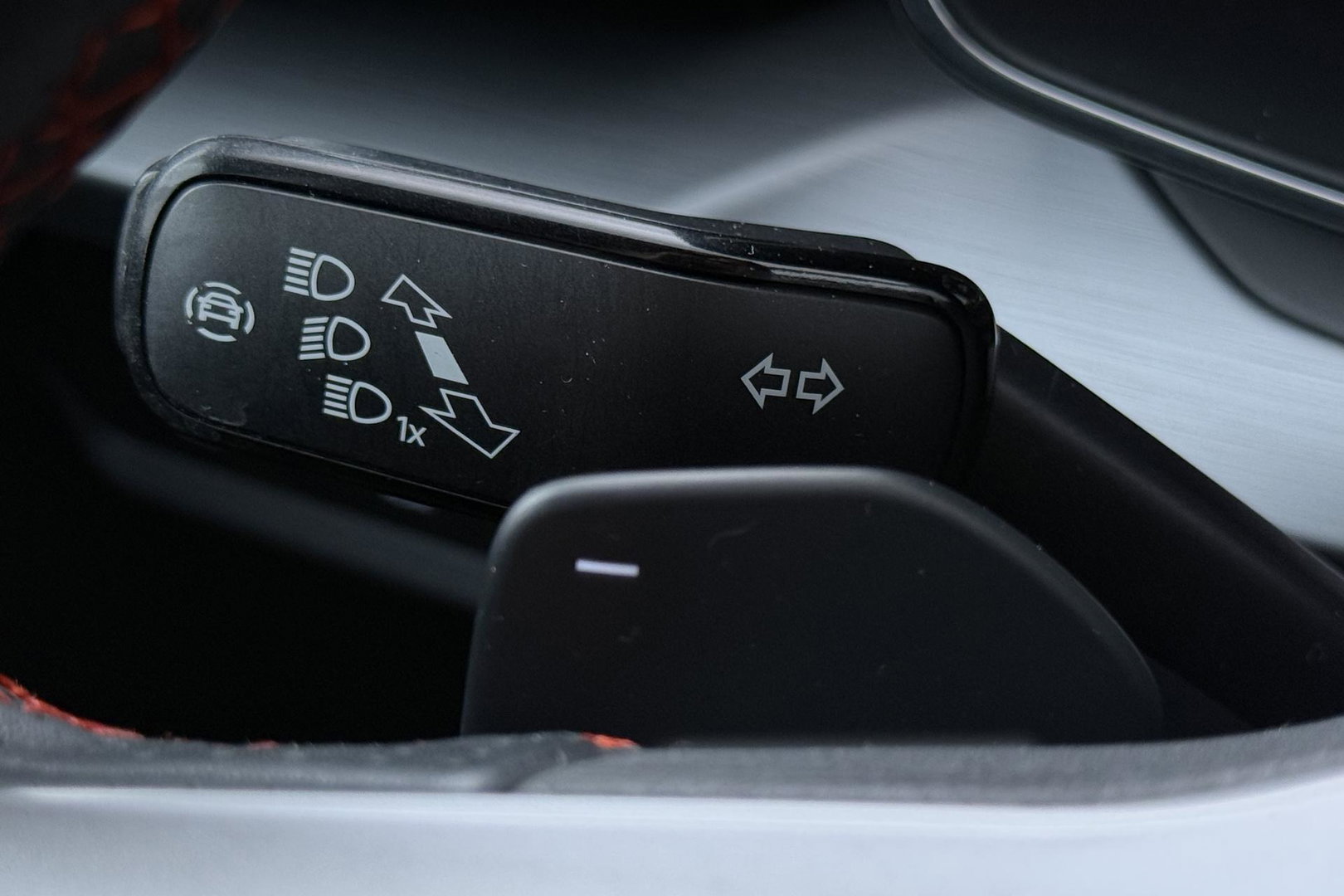 SEAT Leon 1.4 TSI eHybrid PHEV FR | ACC | Panoramadak | Stuurverwarming | Camera | Keyless | 18 Inch