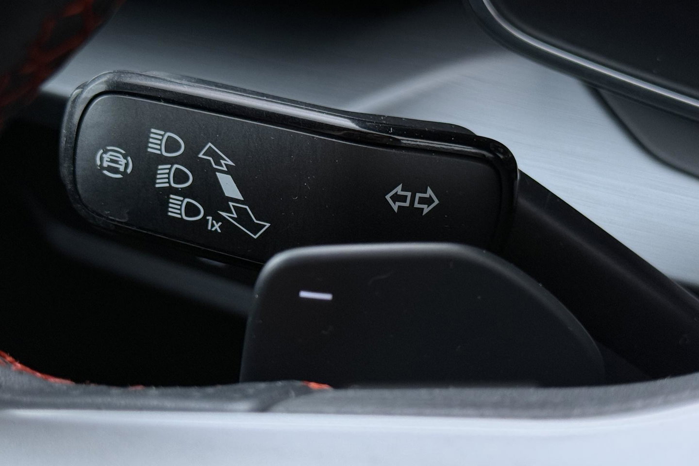 SEAT Leon 1.4 TSI eHybrid PHEV FR | ACC | Panoramadak | Stuurverwarming | Camera | Keyless | 18 Inch