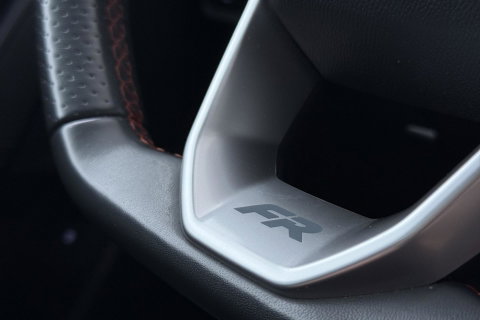 SEAT Leon 1.4 TSI eHybrid PHEV FR | ACC | Panoramadak | Stuurverwarming | Camera | Keyless | 18 Inch