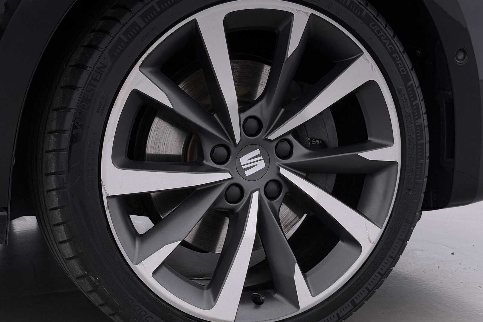 SEAT Leon 1.4 TSI eHybrid PHEV FR | ACC | Panoramadak | Stuurverwarming | Camera | Keyless | 18 Inch