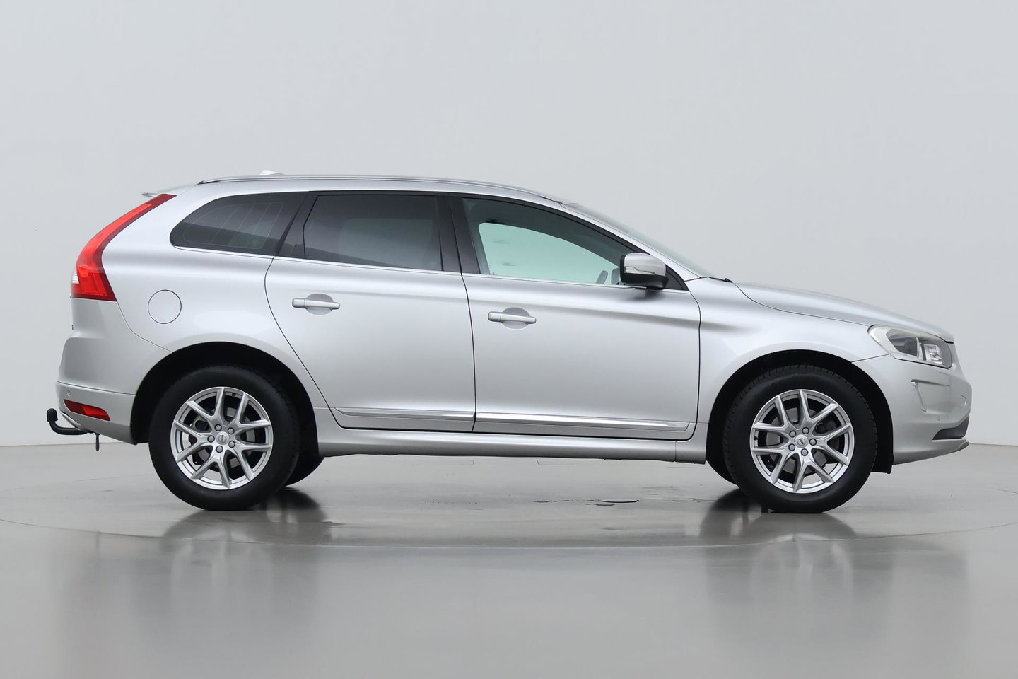 Volvo XC60 2.4 D5 Summum | ACC | Camera | BLIS | Trekhaak | Standkachel | Getint Glas