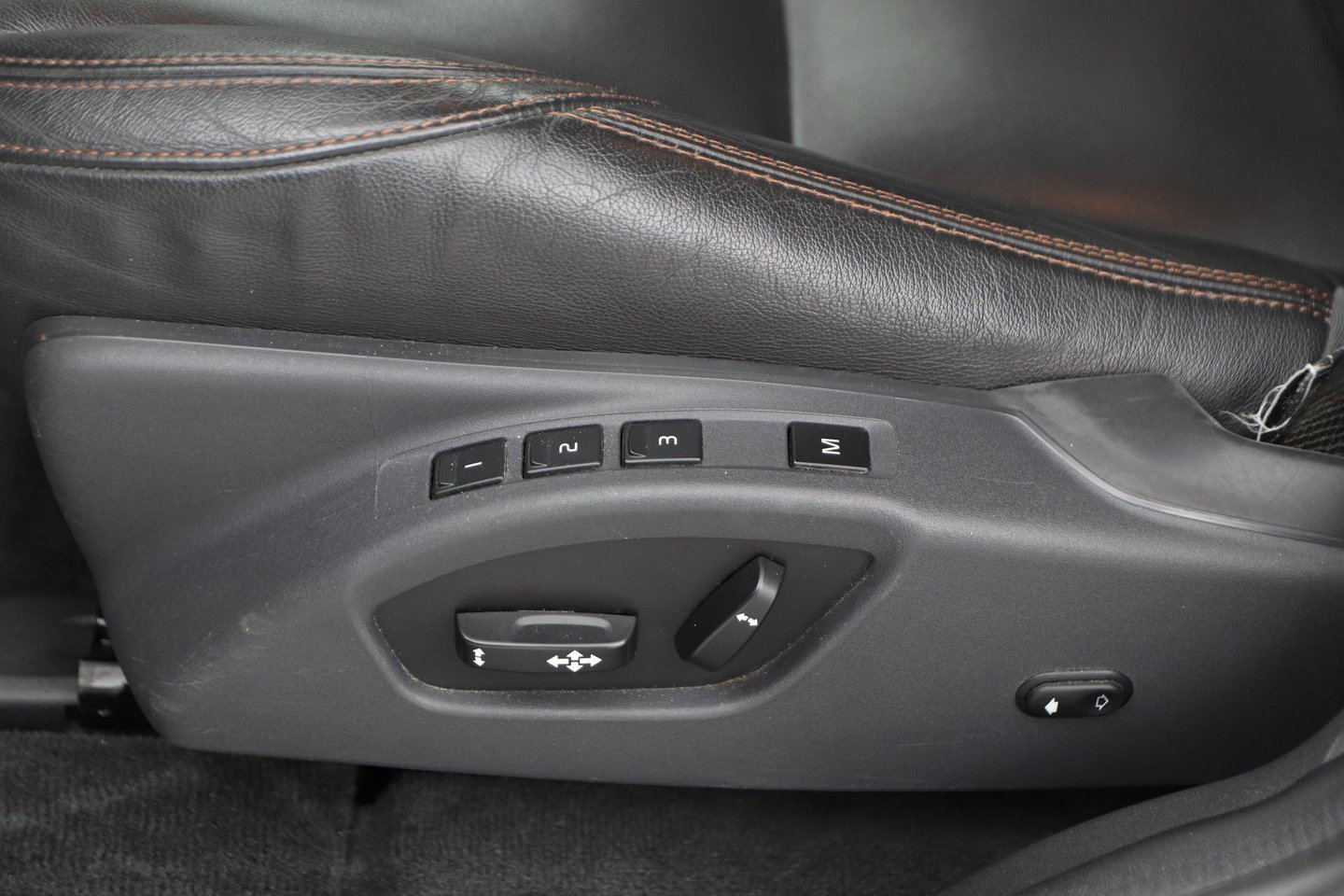 Volvo XC60 2.4 D5 Summum | ACC | Camera | BLIS | Trekhaak | Standkachel | Getint Glas