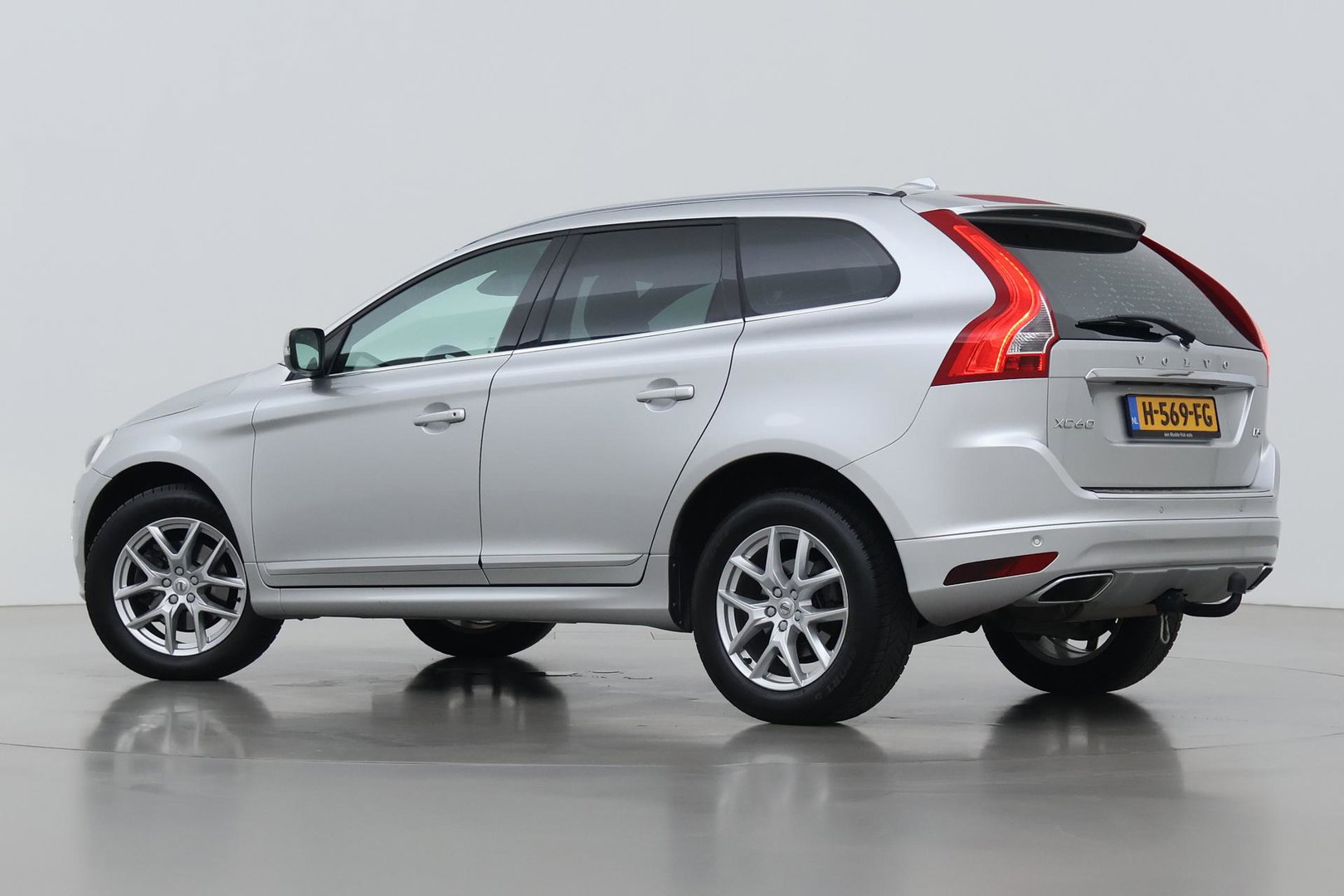 Volvo XC60 2.4 D5 Summum | ACC | Camera | BLIS | Trekhaak | Standkachel | Getint Glas