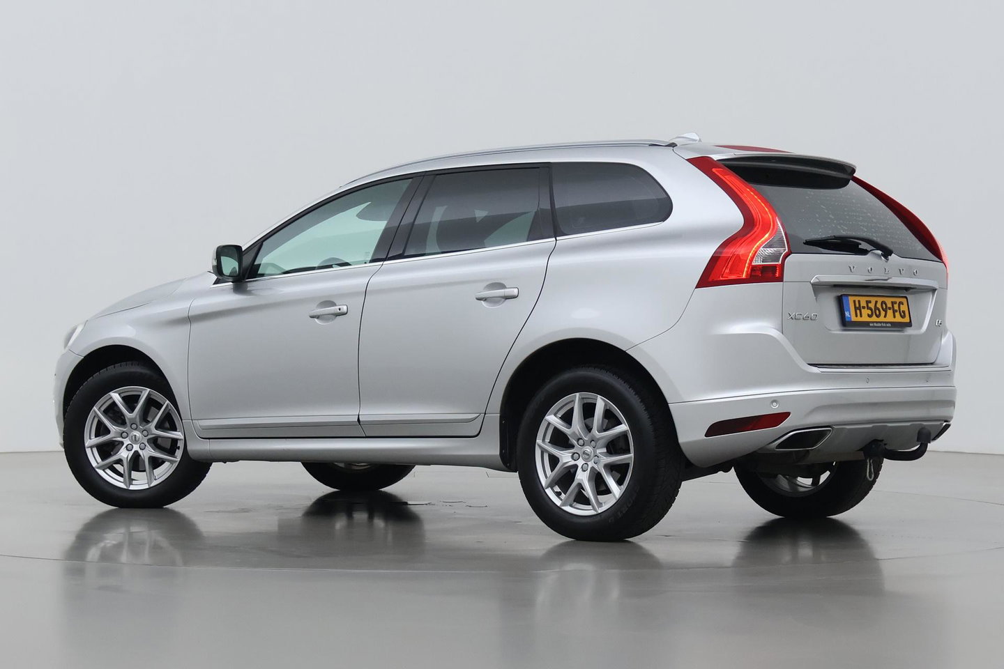 Volvo XC60 2.4 D5 Summum | ACC | Camera | BLIS | Trekhaak | Standkachel | Getint Glas