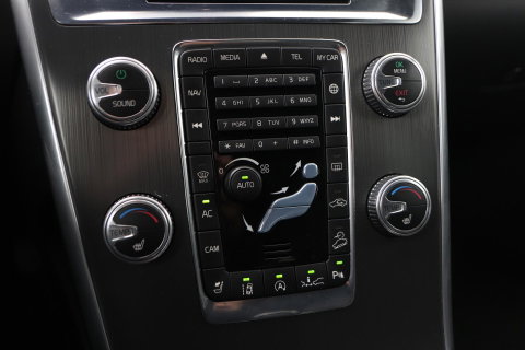Volvo XC60 2.4 D5 Summum | ACC | Camera | BLIS | Trekhaak | Standkachel | Getint Glas