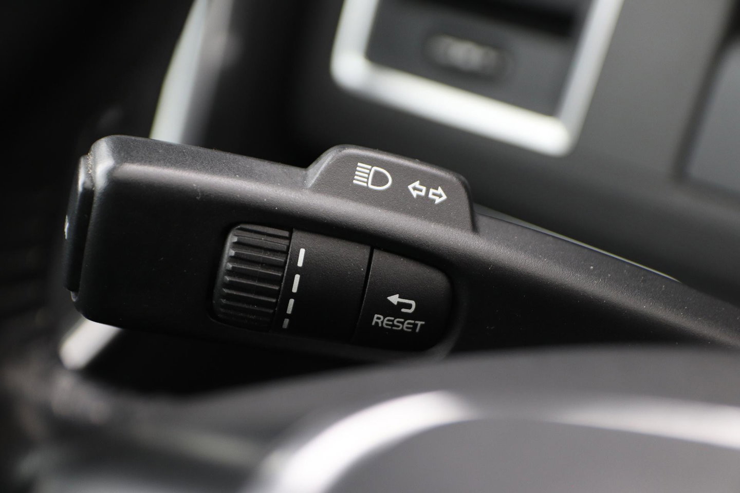 Volvo XC60 2.4 D5 Summum | ACC | Camera | BLIS | Trekhaak | Standkachel | Getint Glas