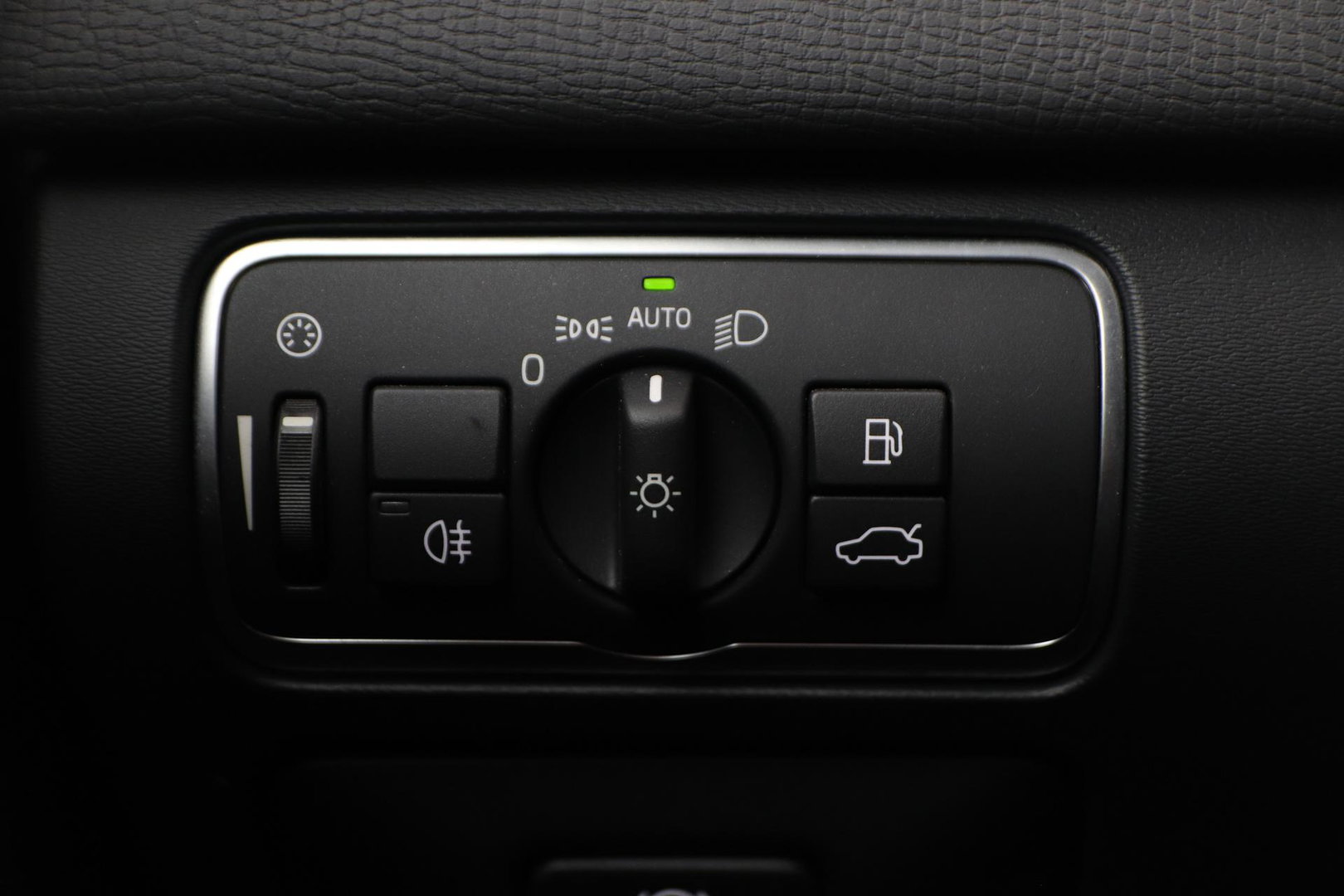 Volvo XC60 2.4 D5 Summum | ACC | Camera | BLIS | Trekhaak | Standkachel | Getint Glas