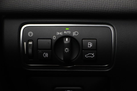 Volvo XC60 2.4 D5 Summum | ACC | Camera | BLIS | Trekhaak | Standkachel | Getint Glas
