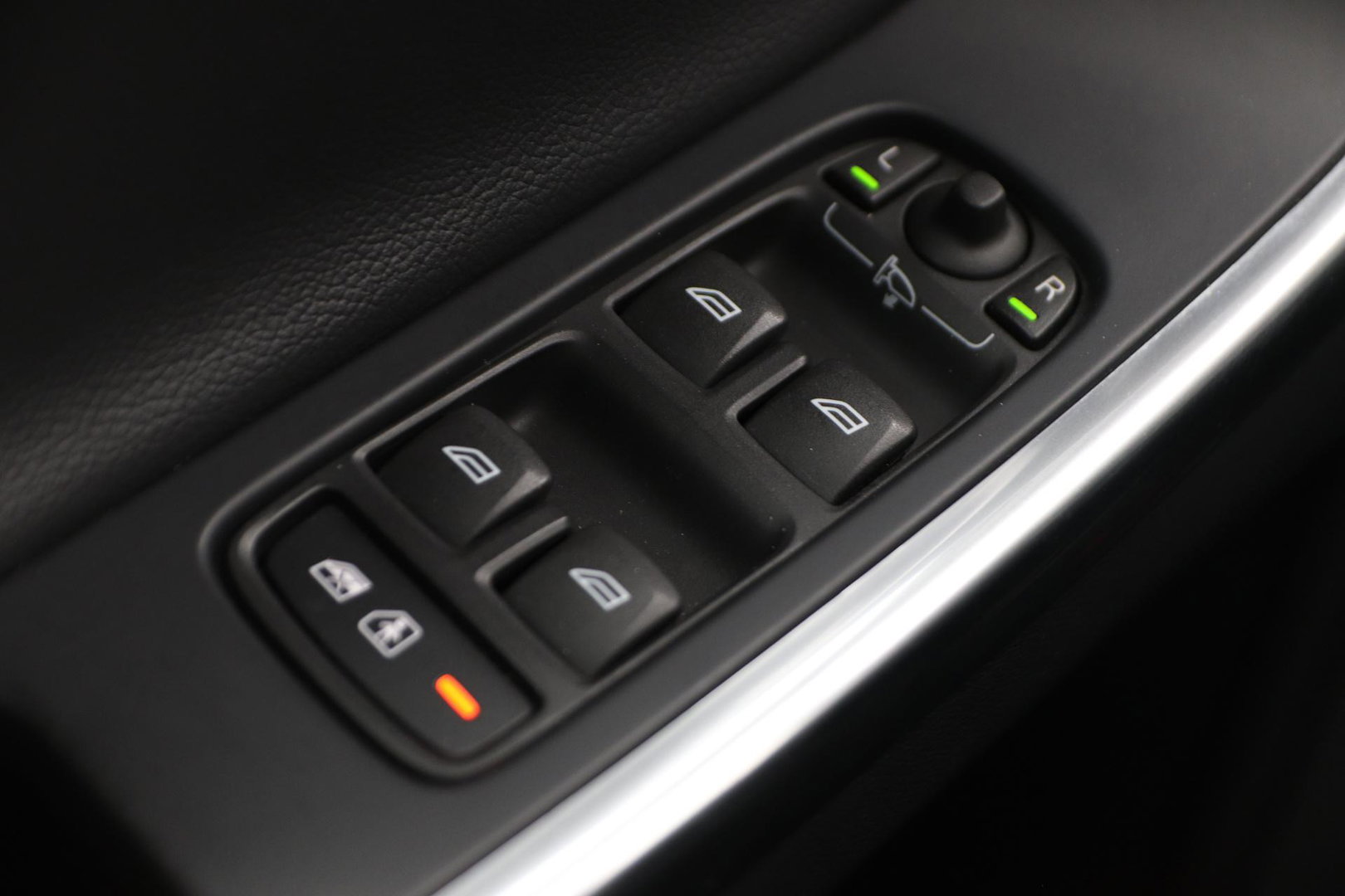 Volvo XC60 2.4 D5 Summum | ACC | Camera | BLIS | Trekhaak | Standkachel | Getint Glas