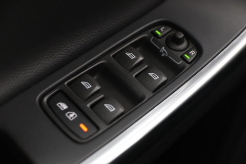 Volvo XC60 2.4 D5 Summum | ACC | Camera | BLIS | Trekhaak | Standkachel | Getint Glas