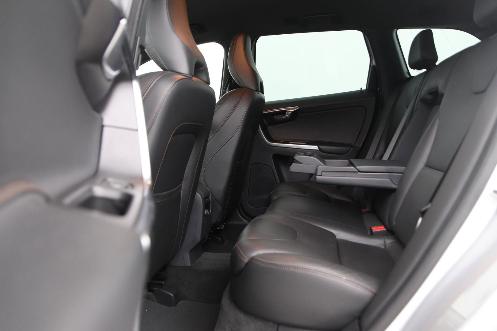 Volvo XC60 2.4 D5 Summum | ACC | Camera | BLIS | Trekhaak | Standkachel | Getint Glas