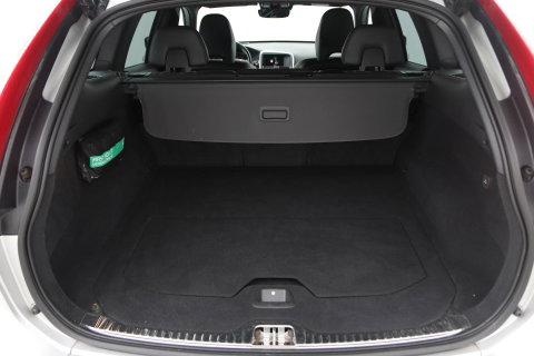 Volvo XC60 2.4 D5 Summum | ACC | Camera | BLIS | Trekhaak | Standkachel | Getint Glas