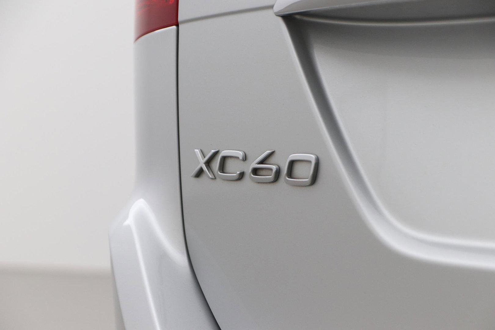 Volvo XC60 2.4 D5 Summum | ACC | Camera | BLIS | Trekhaak | Standkachel | Getint Glas