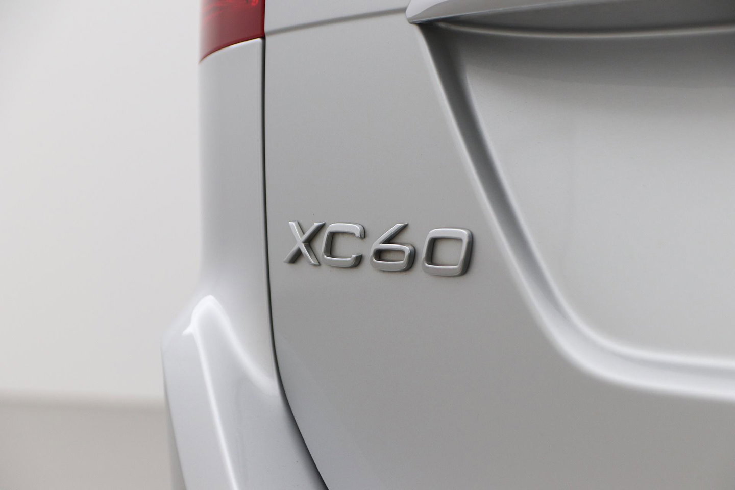 Volvo XC60 2.4 D5 Summum | ACC | Camera | BLIS | Trekhaak | Standkachel | Getint Glas