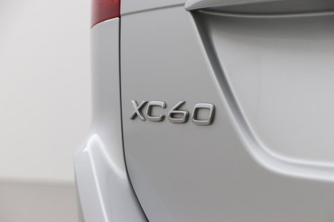 Volvo XC60 2.4 D5 Summum | ACC | Camera | BLIS | Trekhaak | Standkachel | Getint Glas
