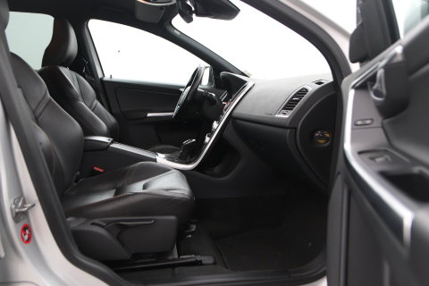 Volvo XC60 2.4 D5 Summum | ACC | Camera | BLIS | Trekhaak | Standkachel | Getint Glas