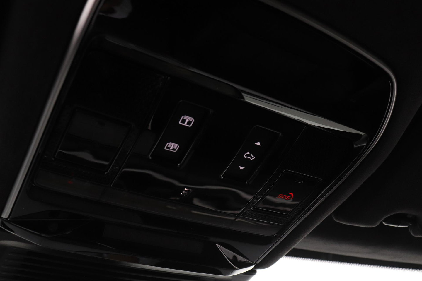 Land Rover Range Rover Sport 3.0 P550e Autobiography PHEV | Black Pack | Massage | Meridian Surround | Koelbox | ClearSight | Trekhaak | 23 Inch
