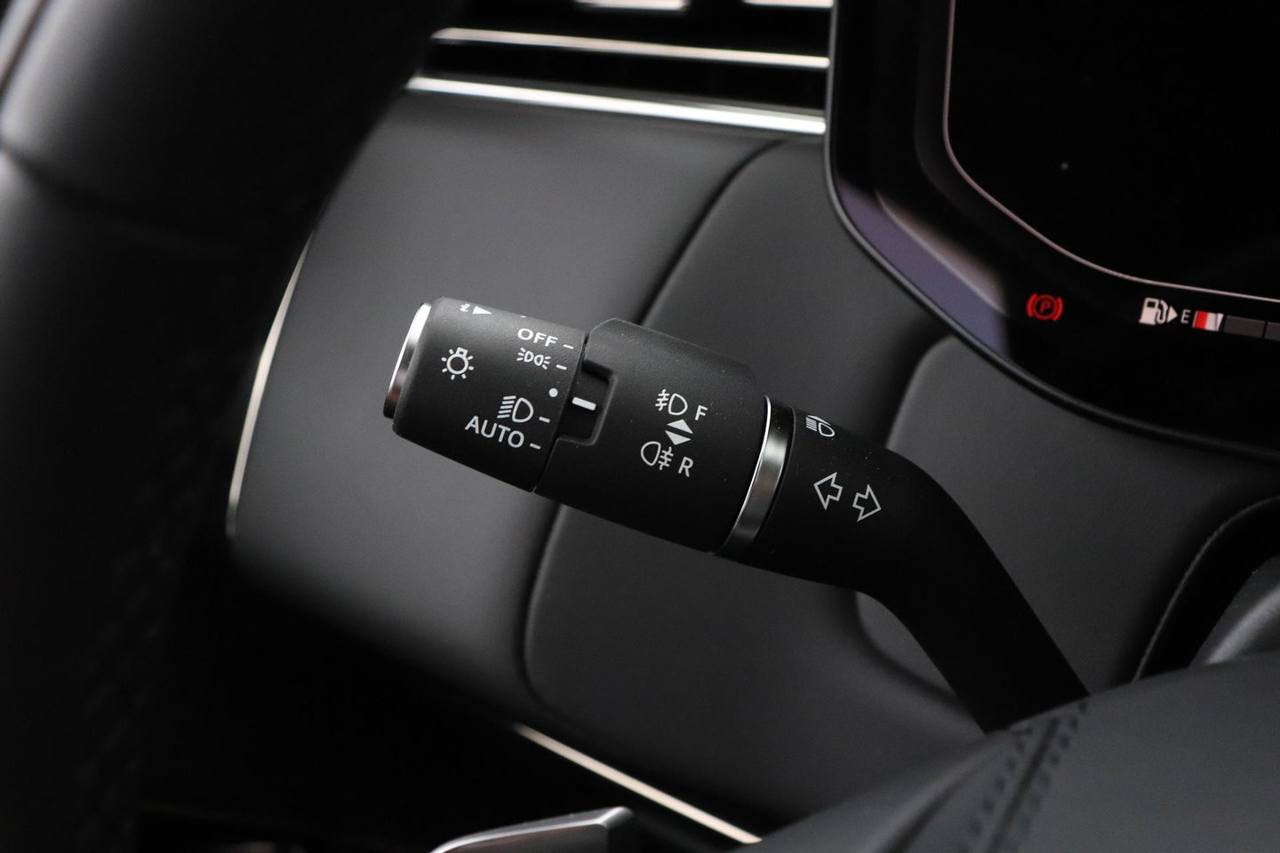 Land Rover Range Rover Sport 3.0 P550e Autobiography PHEV | Black Pack | Massage | Meridian Surround | Koelbox | ClearSight | Trekhaak | 23 Inch