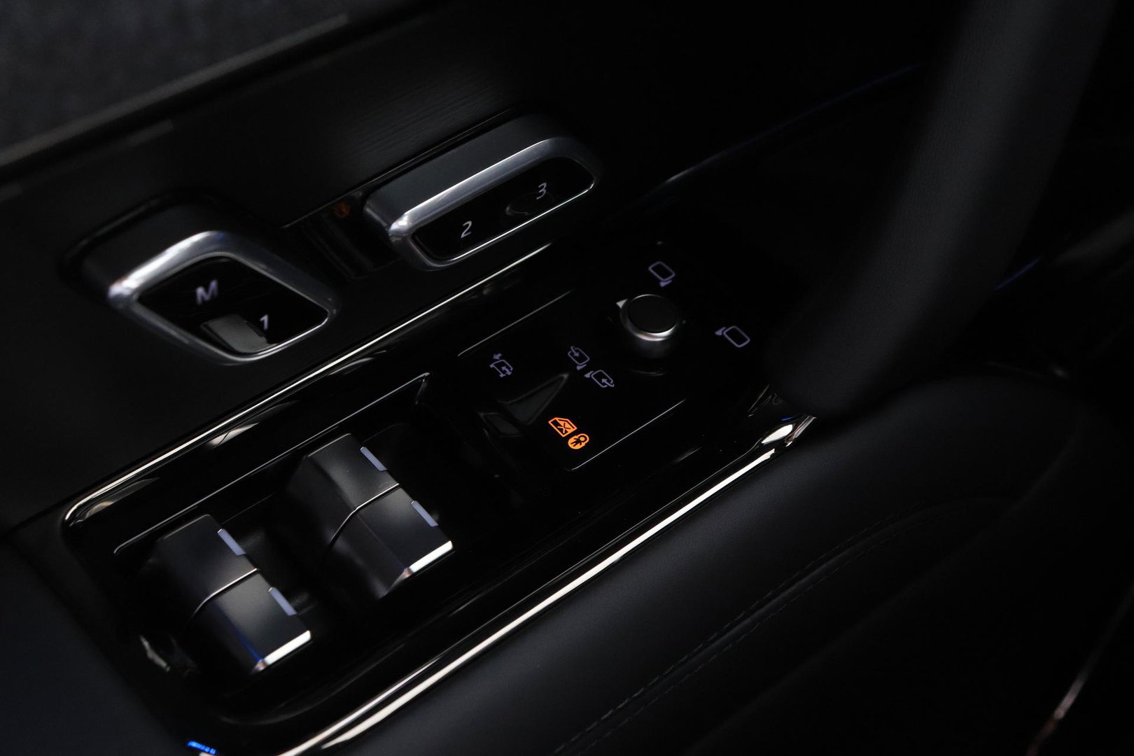 Land Rover Range Rover Sport 3.0 P550e Autobiography PHEV | Black Pack | Massage | Meridian Surround | Koelbox | ClearSight | Trekhaak | 23 Inch