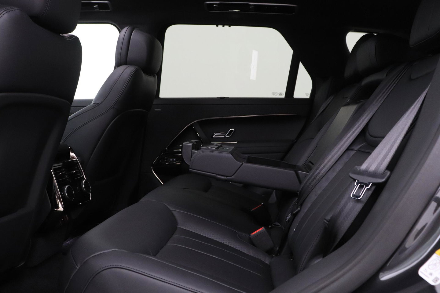 Land Rover Range Rover Sport 3.0 P550e Autobiography PHEV | Black Pack | Massage | Meridian Surround | Koelbox | ClearSight | Trekhaak | 23 Inch