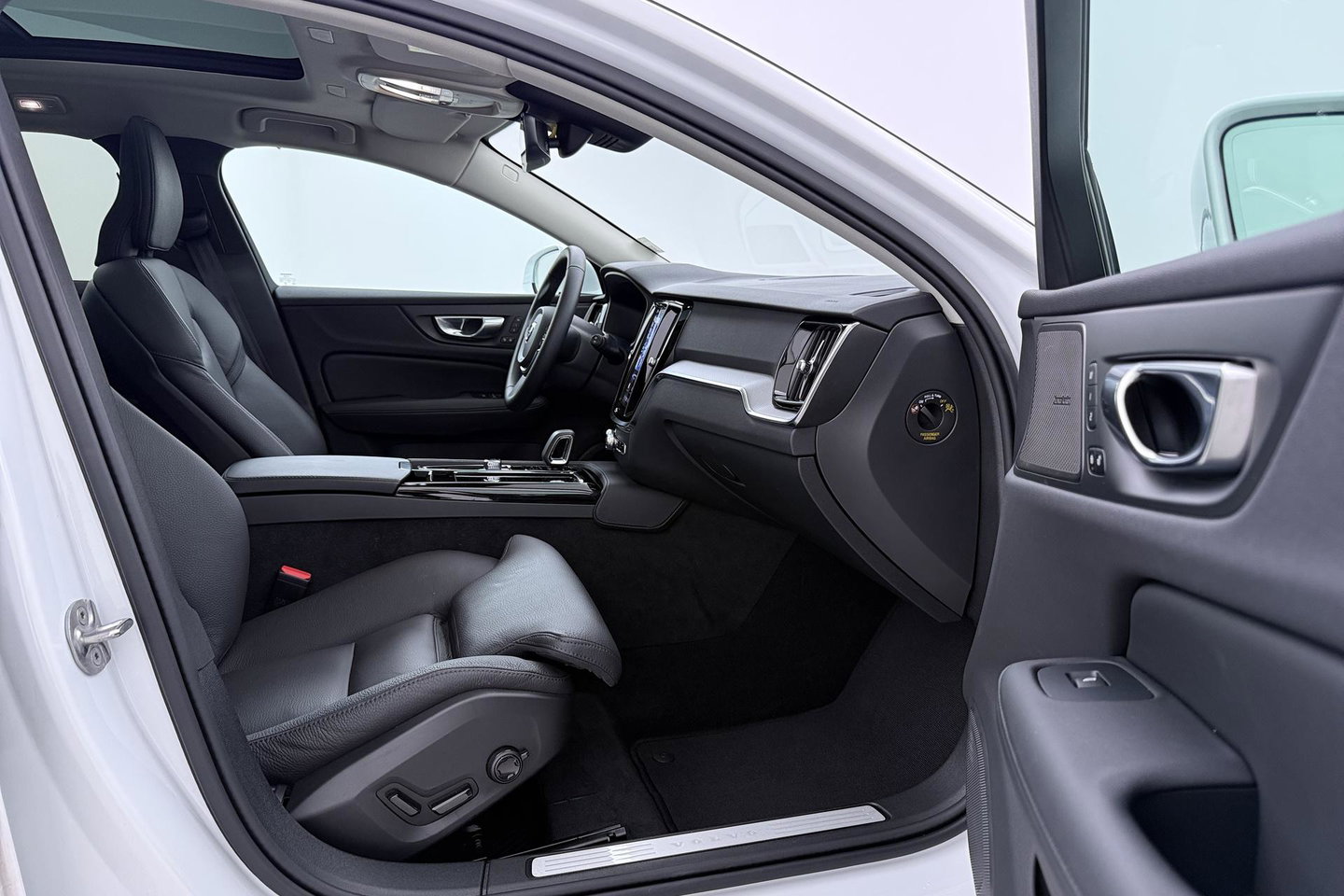 Volvo V60 T8 Plug-in hybrid Plus Bright | ACC | Panoramadak | Harman/Kardon | 360° Camera | Head-Up | BLIS | Stoel+Stuurverwarming