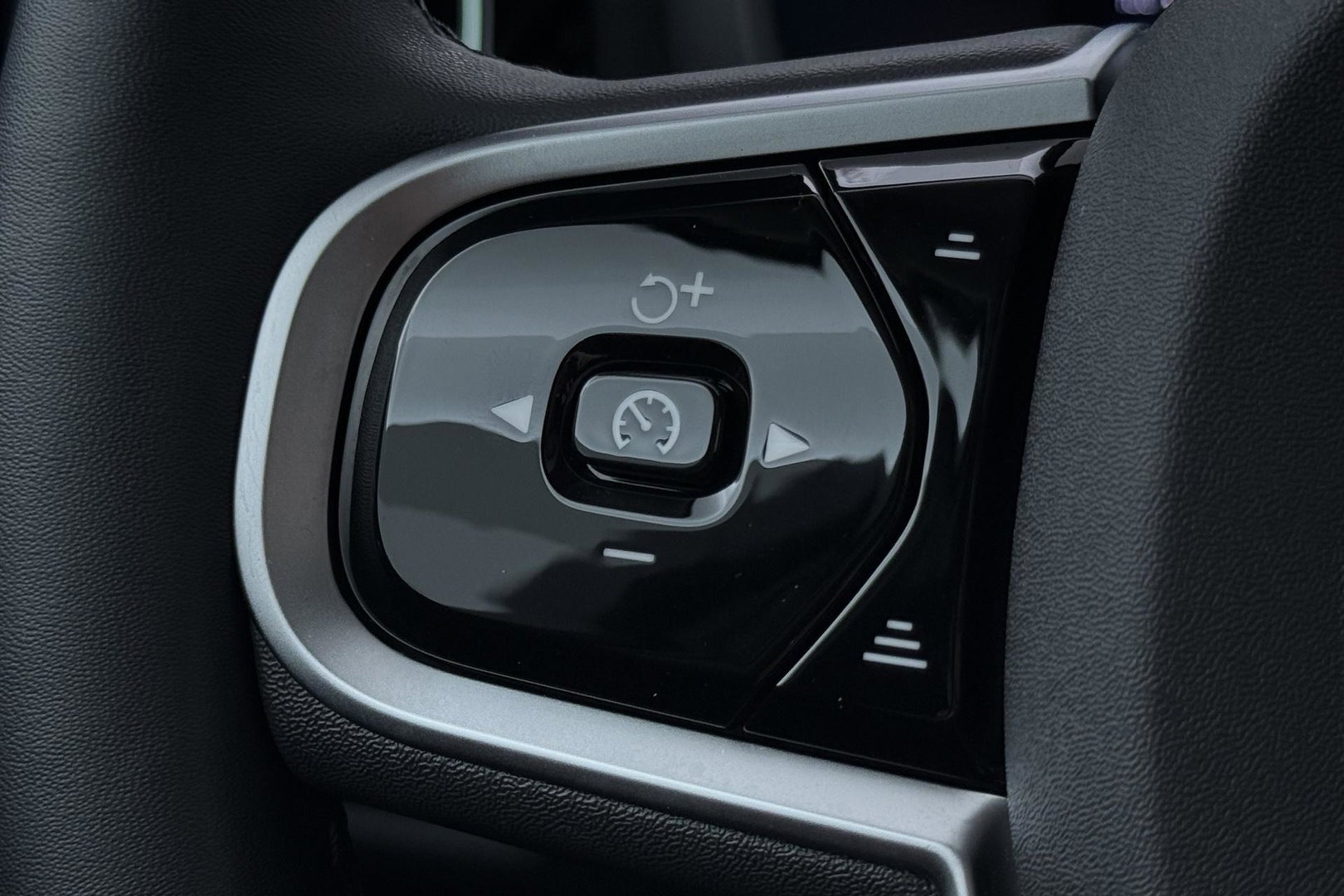 Volvo V60 T8 Plug-in hybrid Plus Bright | ACC | Panoramadak | Harman/Kardon | 360° Camera | Head-Up | BLIS | Stoel+Stuurverwarming