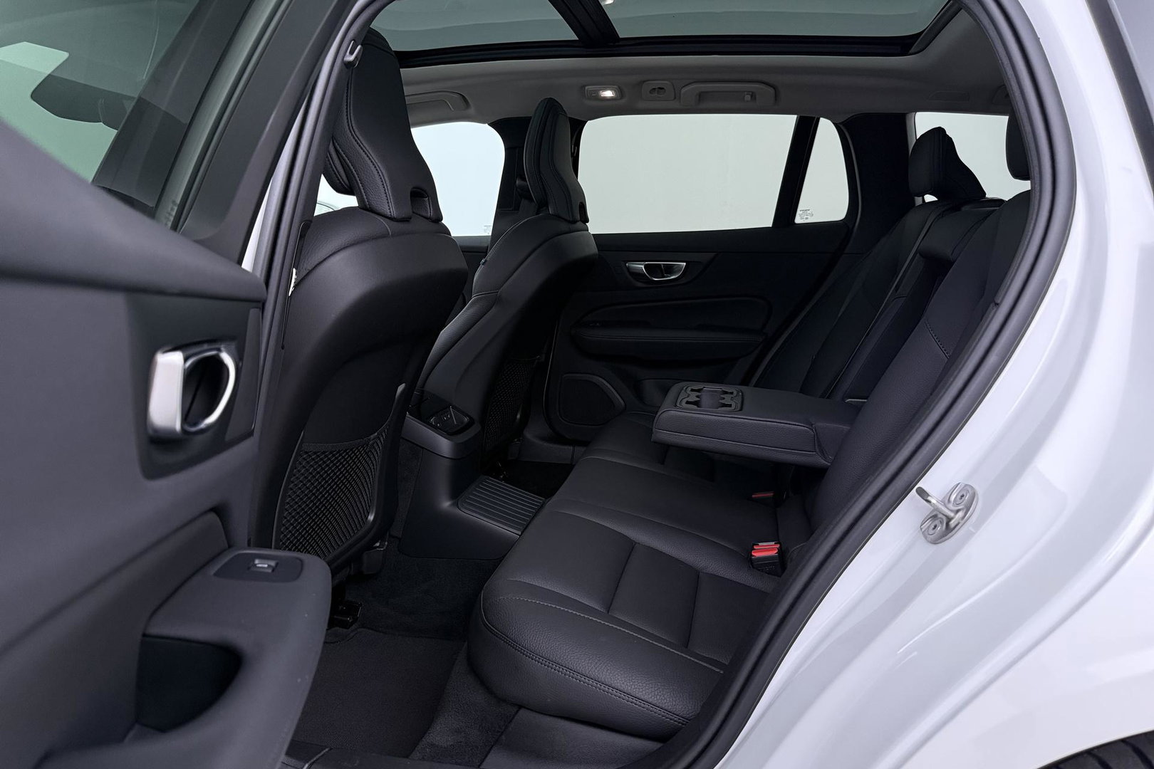Volvo V60 T8 Plug-in hybrid Plus Bright | ACC | Panoramadak | Harman/Kardon | 360° Camera | Head-Up | BLIS | Stoel+Stuurverwarming