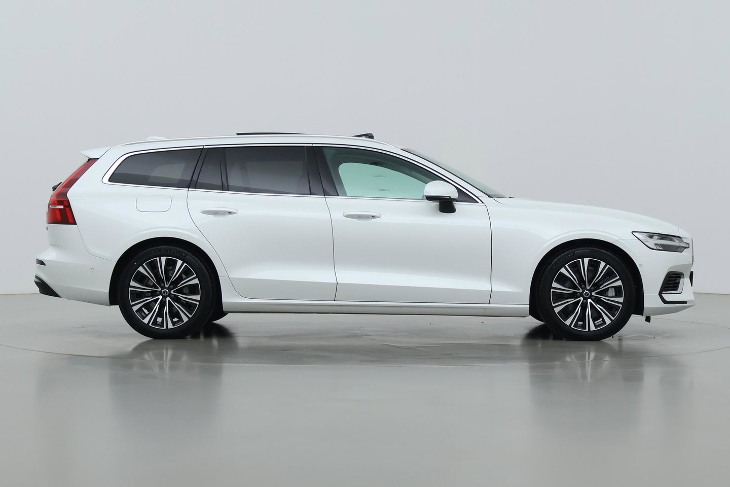 Volvo V60 T8 Plug-in hybrid Plus Bright | ACC | Panoramadak | Harman/Kardon | 360° Camera | Head-Up | BLIS | Stoel+Stuurverwarming