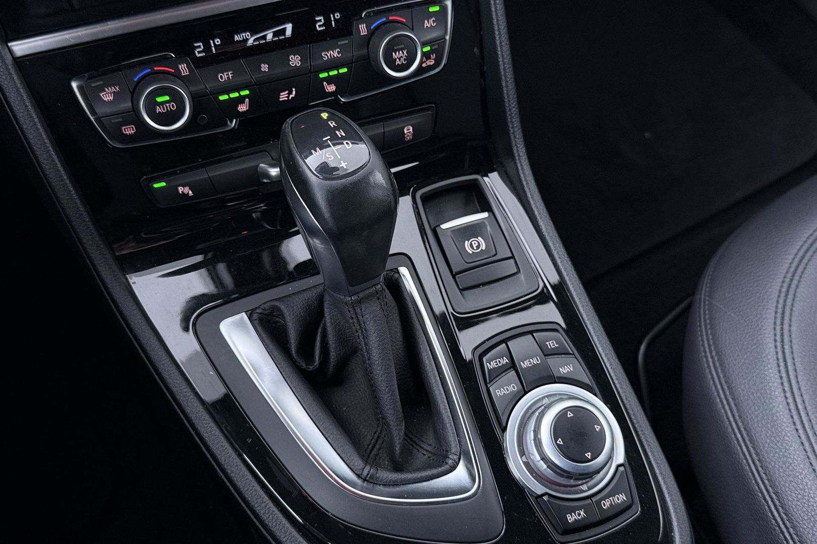BMW 2 Serie Active Tourer 225i xDrive High Executive | Leder | Stoelverwarming | Camera | PDC V+A