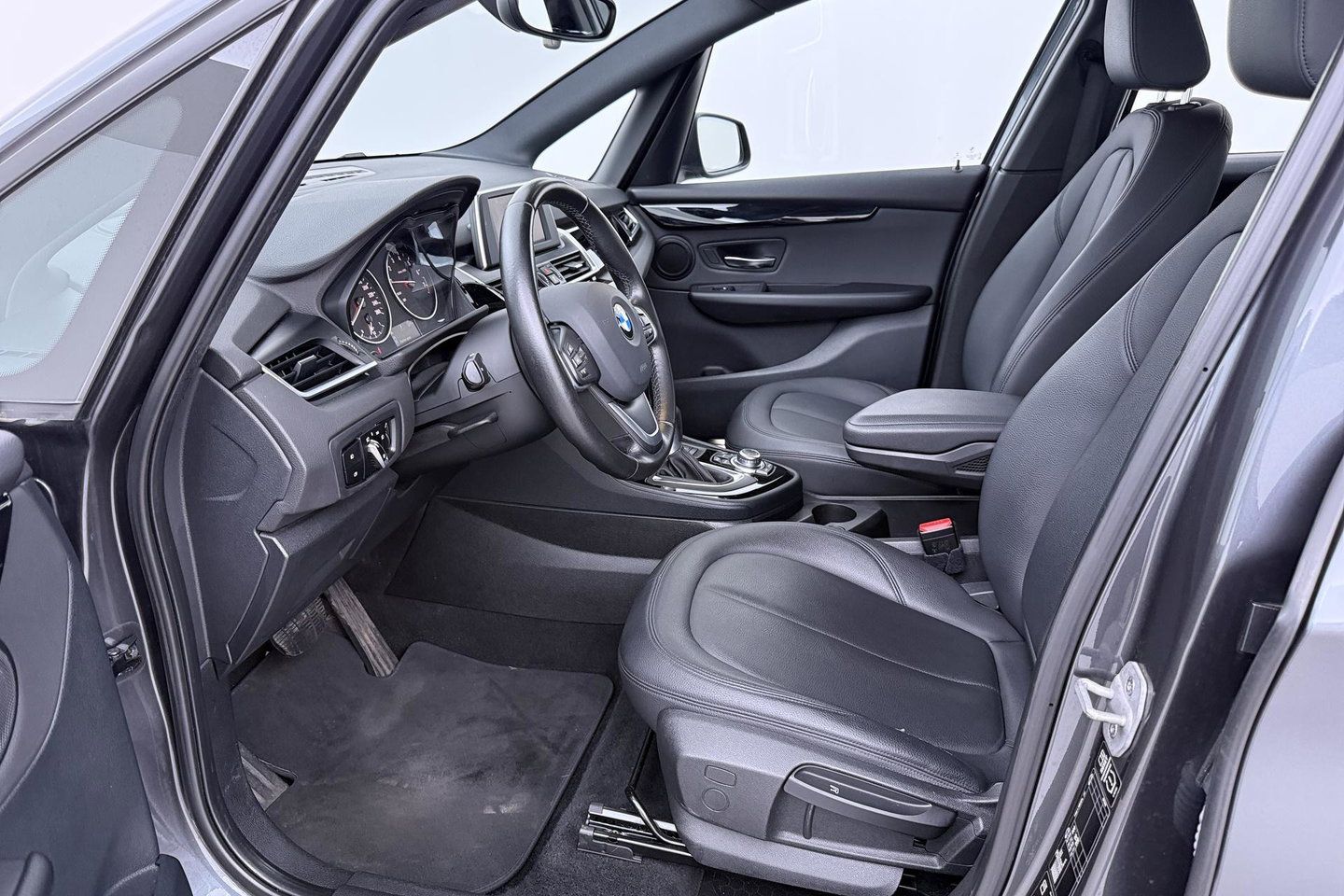 BMW 2 Serie Active Tourer 225i xDrive High Executive | Leder | Stoelverwarming | Camera | PDC V+A