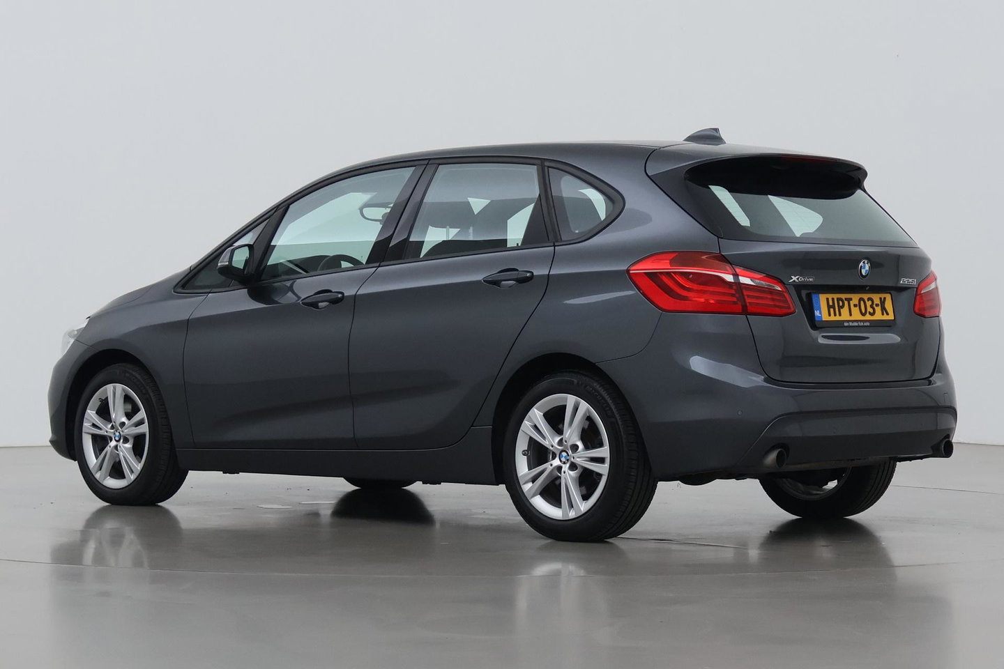 BMW 2 Serie Active Tourer 225i xDrive High Executive | Leder | Stoelverwarming | Camera | PDC V+A
