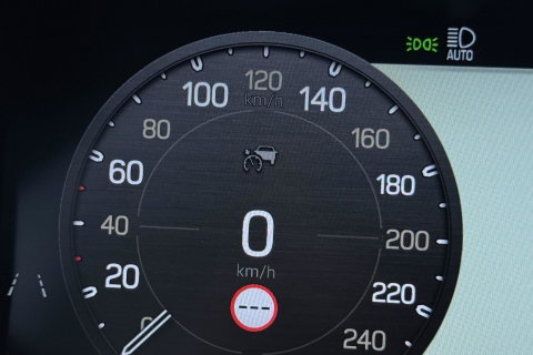 Land Rover Defender 2.0 P300e 110 X-Dynamic SE | FACELIFT | ACC | Panoramadak | ClearSight | Stoel+Stuurverwarming | Trekhaak