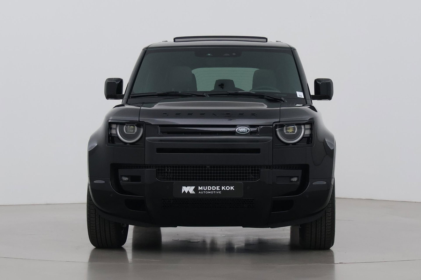 Land Rover Defender 2.0 P300e 110 X-Dynamic SE | FACELIFT | ACC | Panoramadak | ClearSight | Stoel+Stuurverwarming | Trekhaak